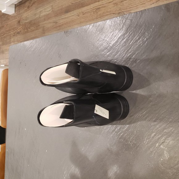 NWT Cole Haan – Madison Waterproof Chelsea Boot - Picture 4 of 9